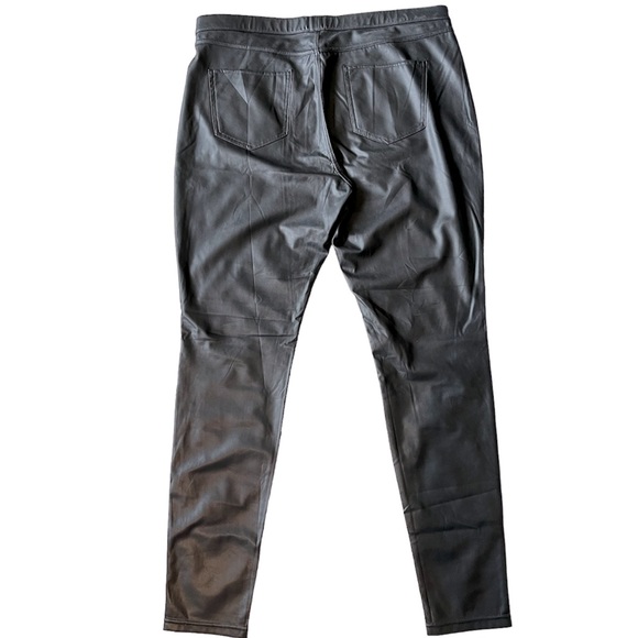 HUE Faux Leather Leggings. - Picture 4 of 8